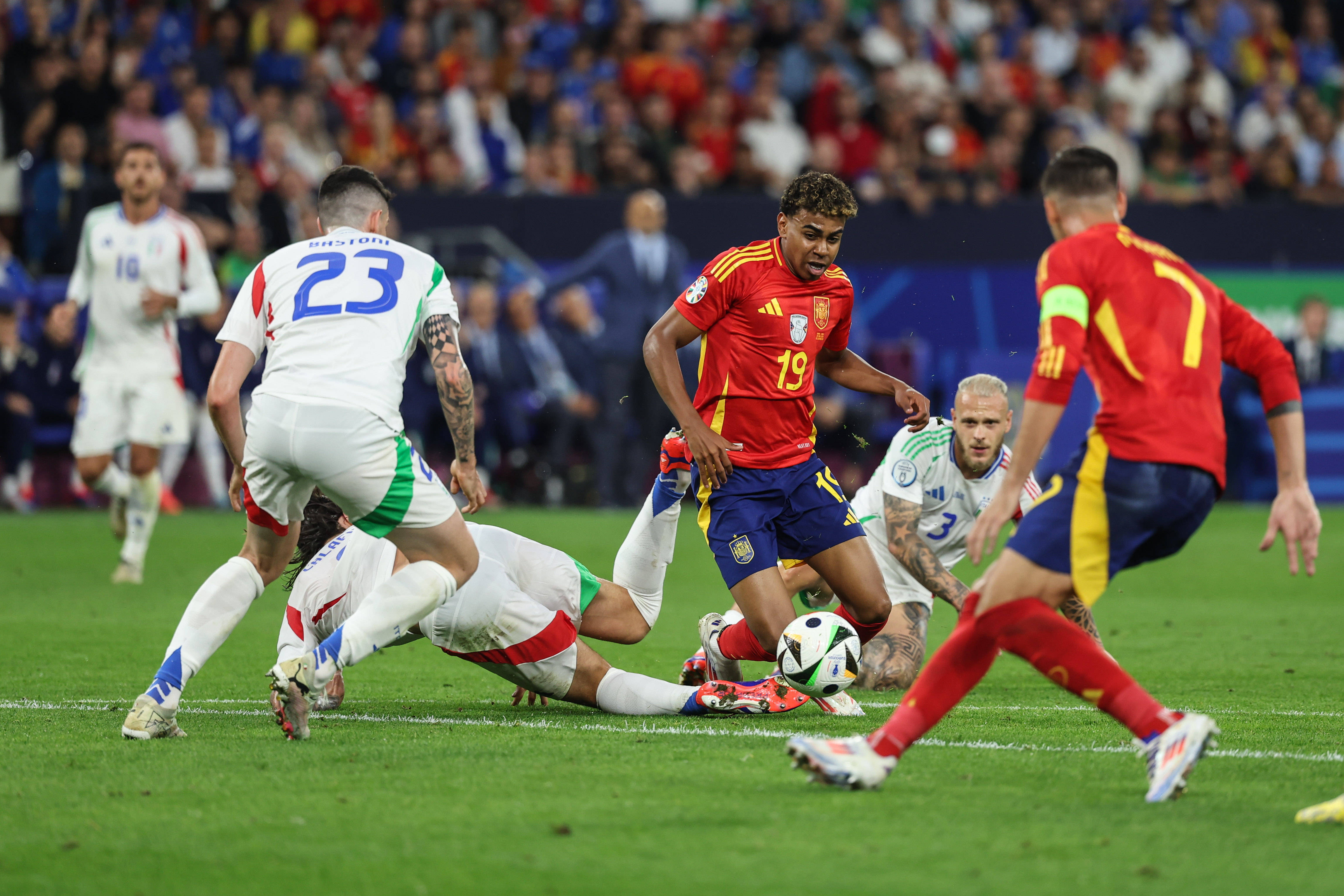 乐鱼官网-意大利足球联赛中球员的精彩表现