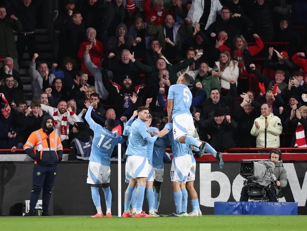 乐鱼登录-欧洲豪门鏖战：前锋爆发领英超豪门取胜