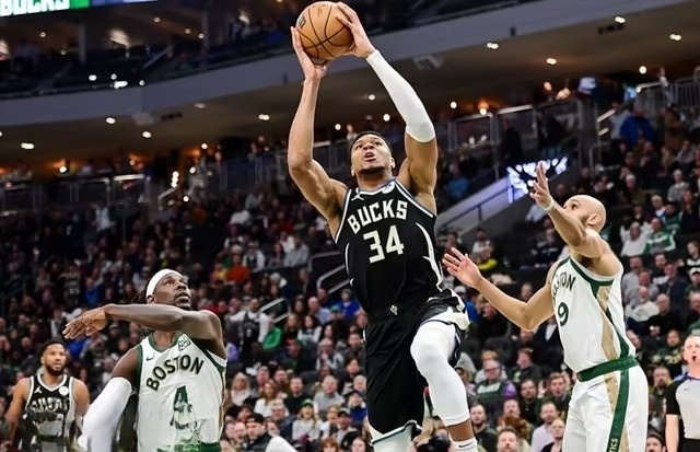 雄鹿击败凯尔特人，客场壮举