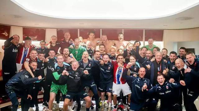 足球明星们的对决燃烧整个赛场